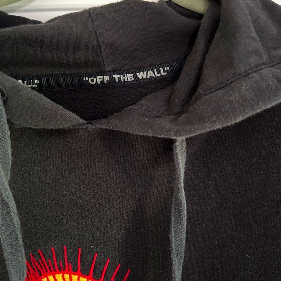 Vans Sweatshirt - Medium - Black hooded, long sleeve and pic of Venus flytrap - Picture 3 of 5